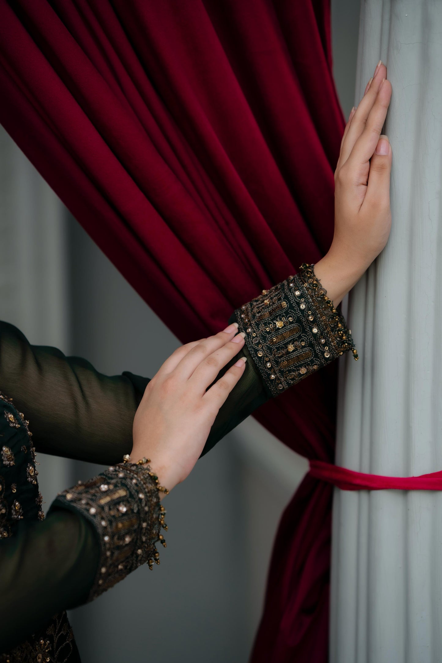 Emerald Glam – Embroidered Crinkle Chiffon 3-Piece Suit