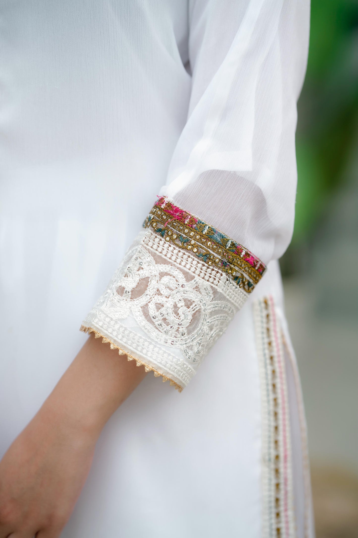 White crinkle chiffon/Raw Silk with Red Net Dupatta 3pc