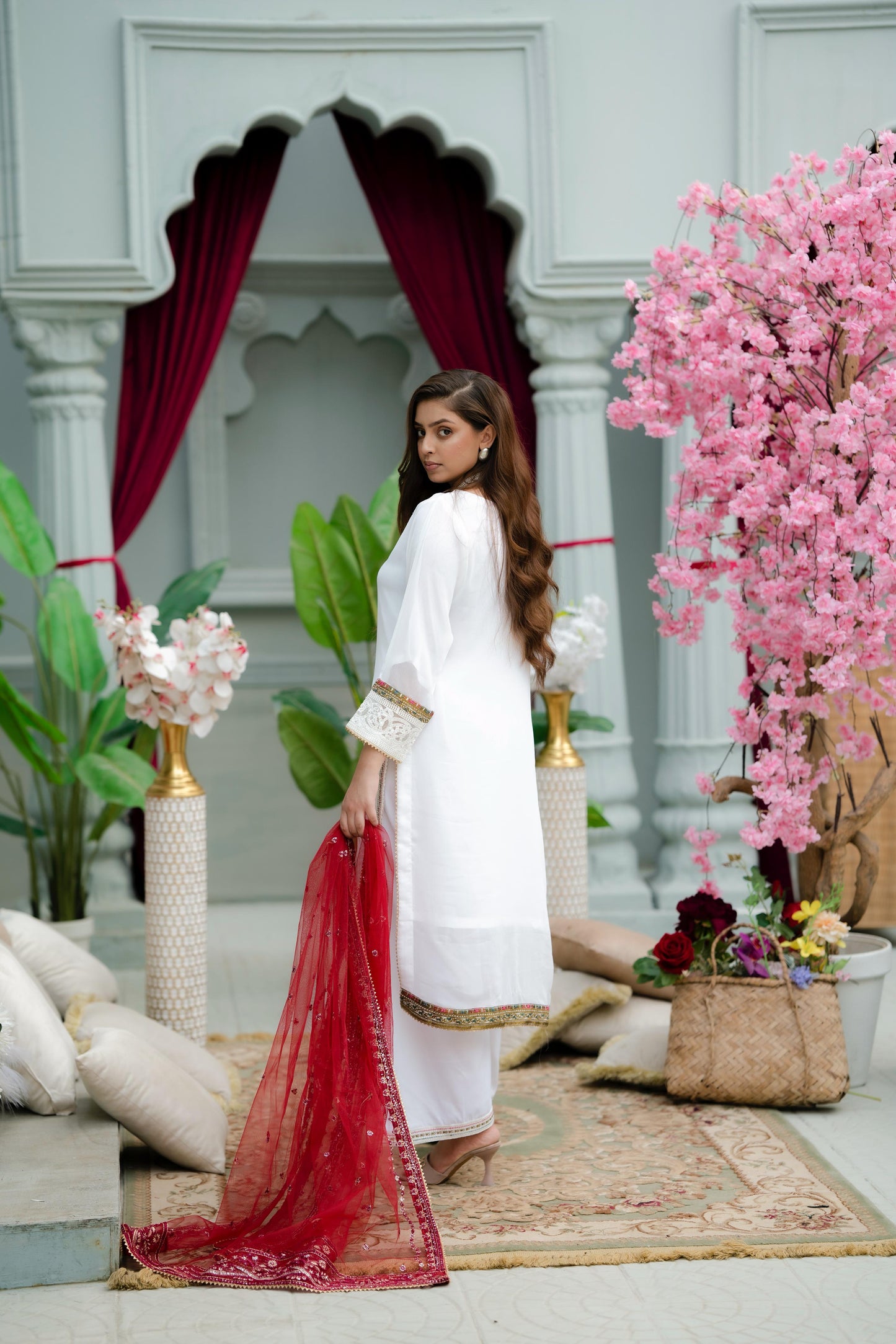 White crinkle chiffon/Raw Silk with Red Net Dupatta 3pc