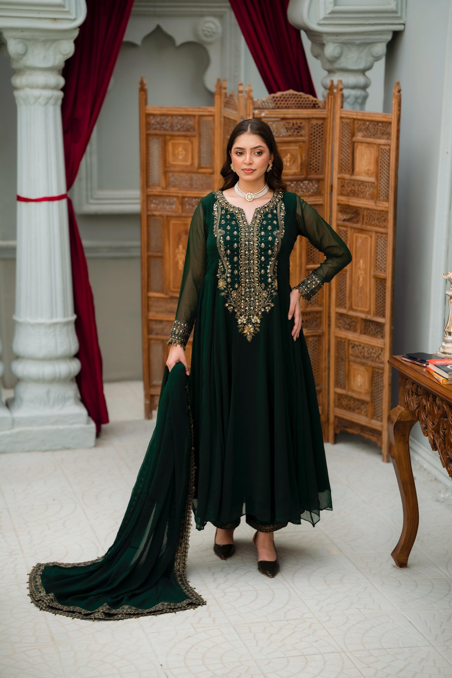 Emerald Glam – Embroidered Crinkle Chiffon 3-Piece Suit